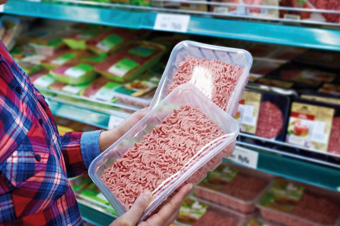 Verpacktes Fleisch im Supermarkt